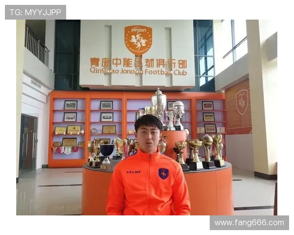 足球明星与网红的跨界合作如何影响当代体育与娱乐文化的交融与发展 足球明星与网红的跨界合作如何影响当代体育与娱乐文化的交融与发展